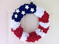 Patriotic wreath: 4th of July crafts