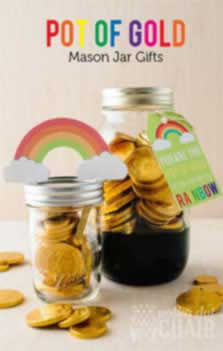 St. Patrick's Day Crafts: Pot of Gold Mason Jar